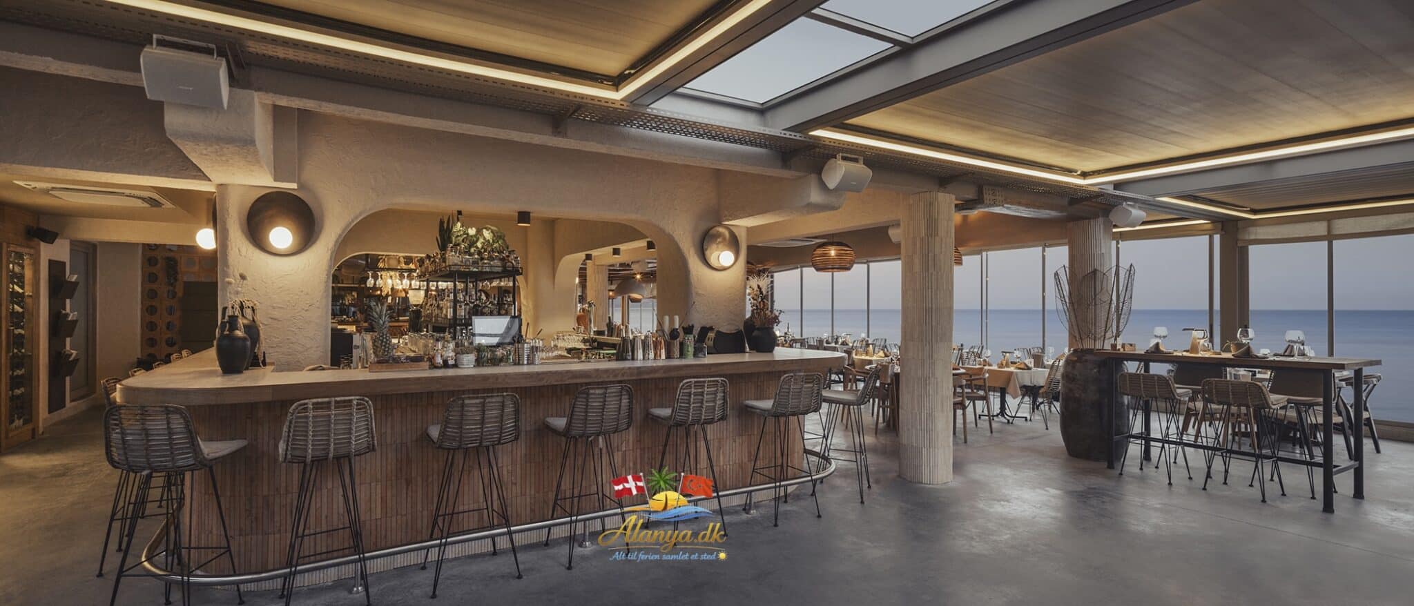 EN VIE BEACH RESTAURANT 2026 3